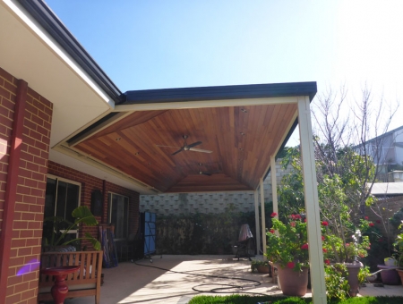 Cedar-Lined-patio